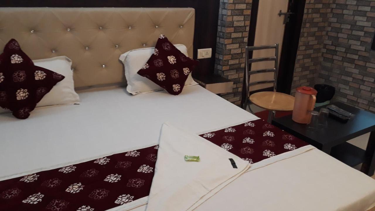 瑟尔万酒店 阿格拉 外观 照片